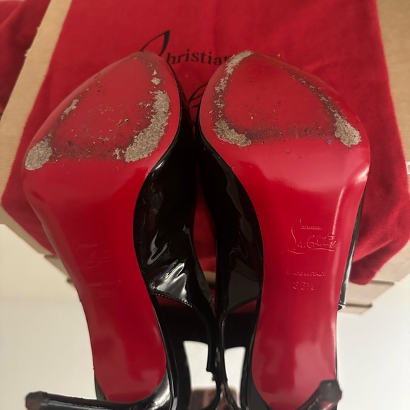 Christian Louboutin - Picture 5 of 10